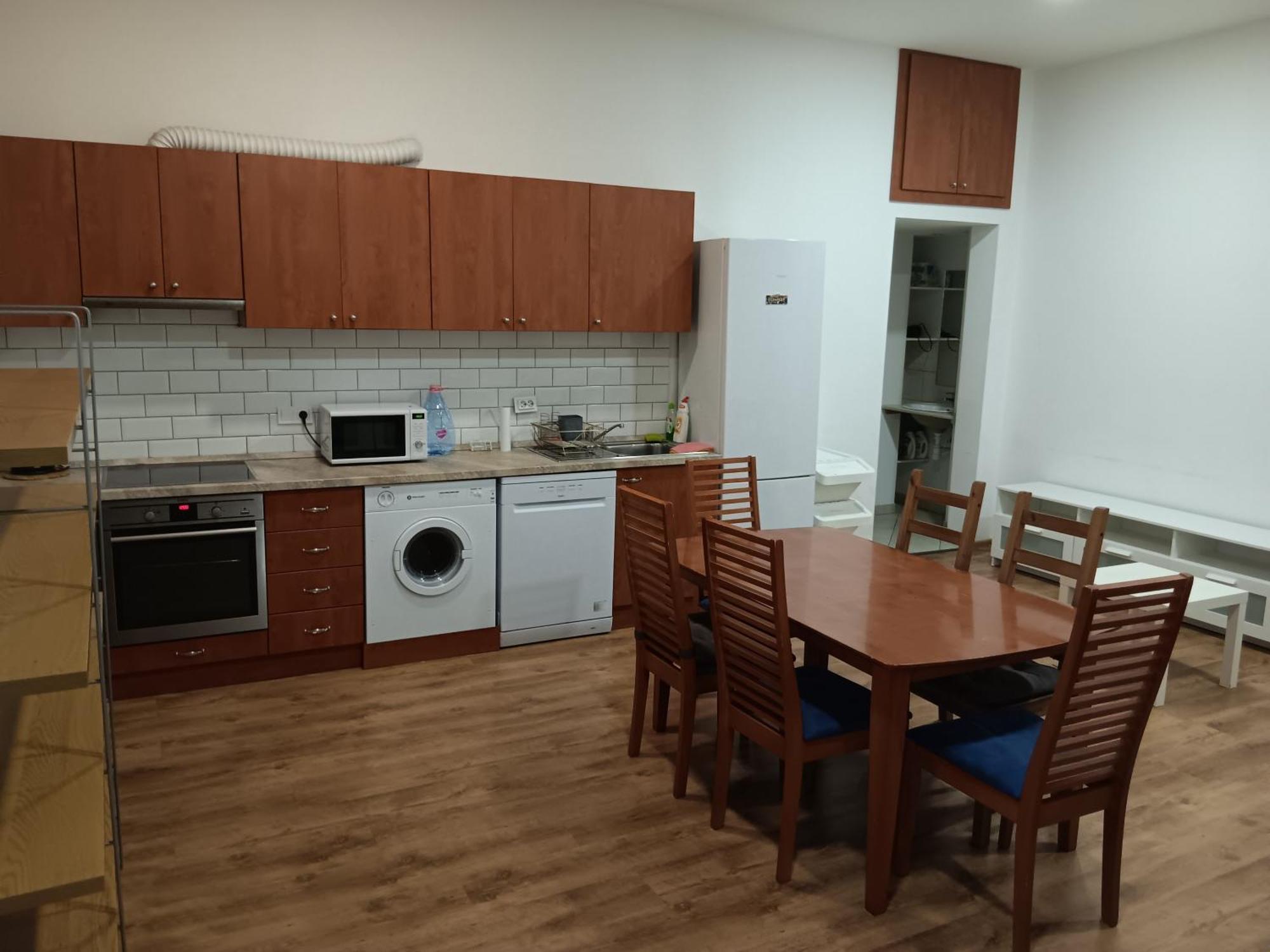 Big Cozy - Skyfall Apartment 3 Bdrm 6 Beds 1&Half Baths Будапешт Экстерьер фото